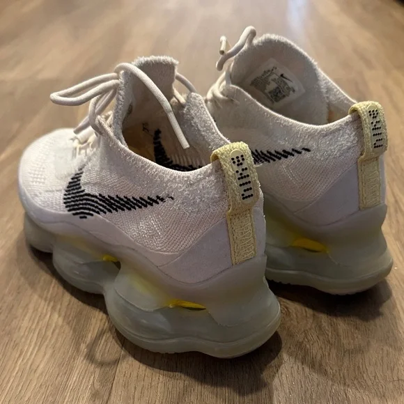 Nike Air Max Scorpion Flynit Lemon Wash - Picture 3 of 5